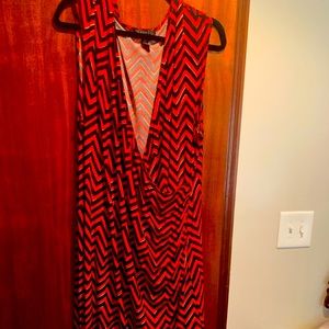 Sleeveless. Side wrap style. Lauren Brand. Red/black